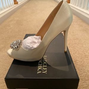 Brand new Badgley Mischka Nude Heels, Size 10